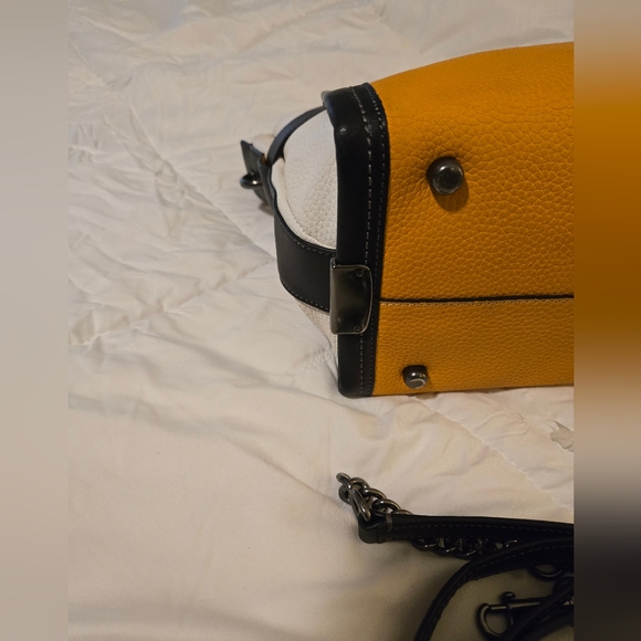 Coach Swagger Women's Yellow and Black Handbag EUC - Picture 7 of 13